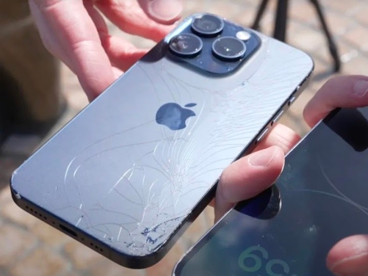 Prvi drop testovi iPhone-a 15 Pro pokazuju da je titanijumsko kućište bila loša ideja // IT VESTI