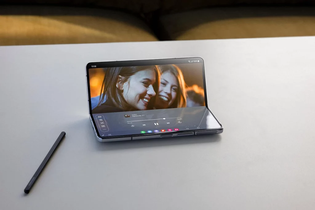 Samsung Galaxy Z Fold6 verovatno dobija tanje šarke i dizajn S24 serije telefona