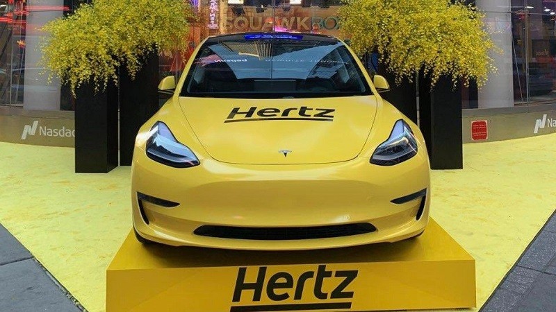 CEO kompanije Hertz se povlači nakon debakla sa kupovinom Teslinih EV