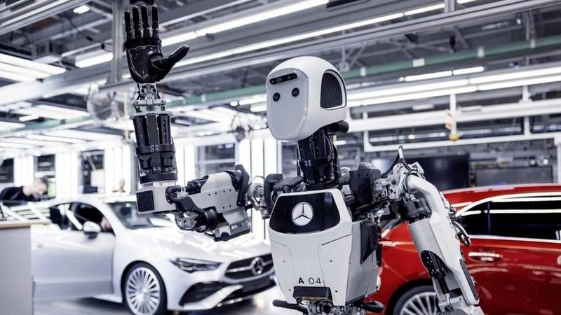 Mercedes testira humanoidnog robota u proizvodnom procesu