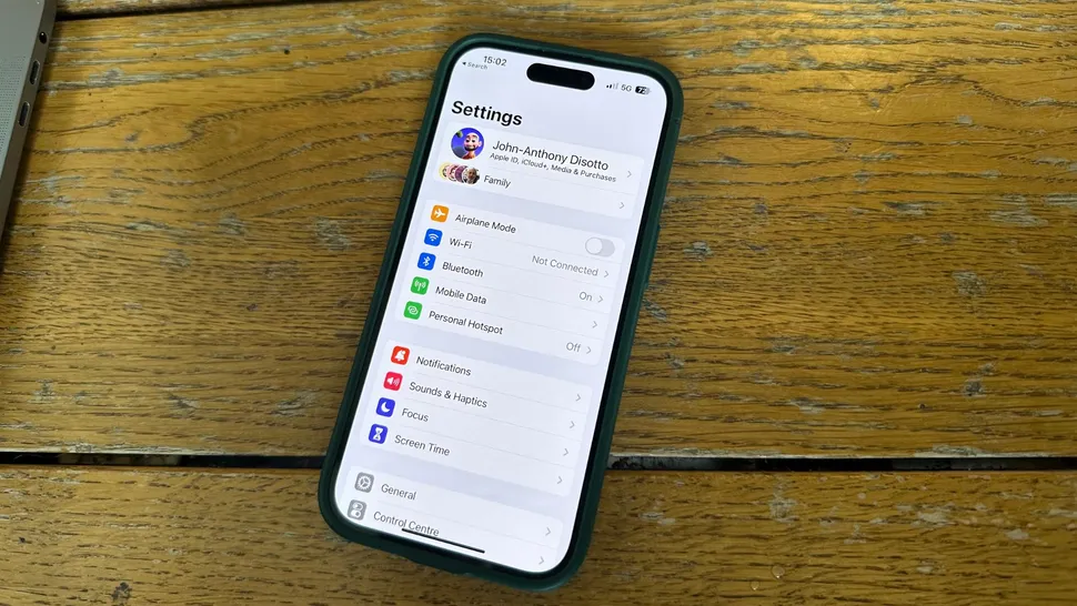 Apple planira veliki redizajn Face ID sistema za iPhone 16