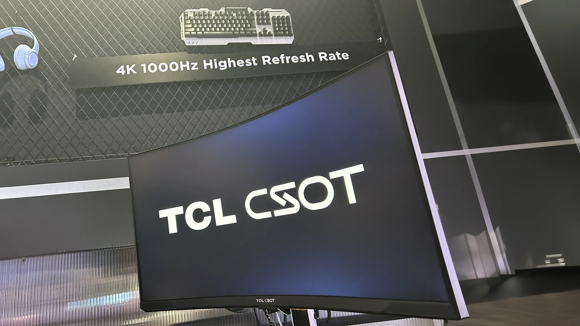 TCL je prikazao 4K PC monitor sa osvežavanjem od 1000Hz, ali ne možete ga još kupiti